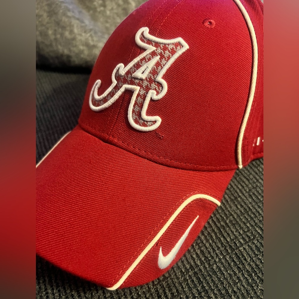 Alabama Crimson Tide Hat Nike Legacy91 Swoosh Unisex DRI-FIT